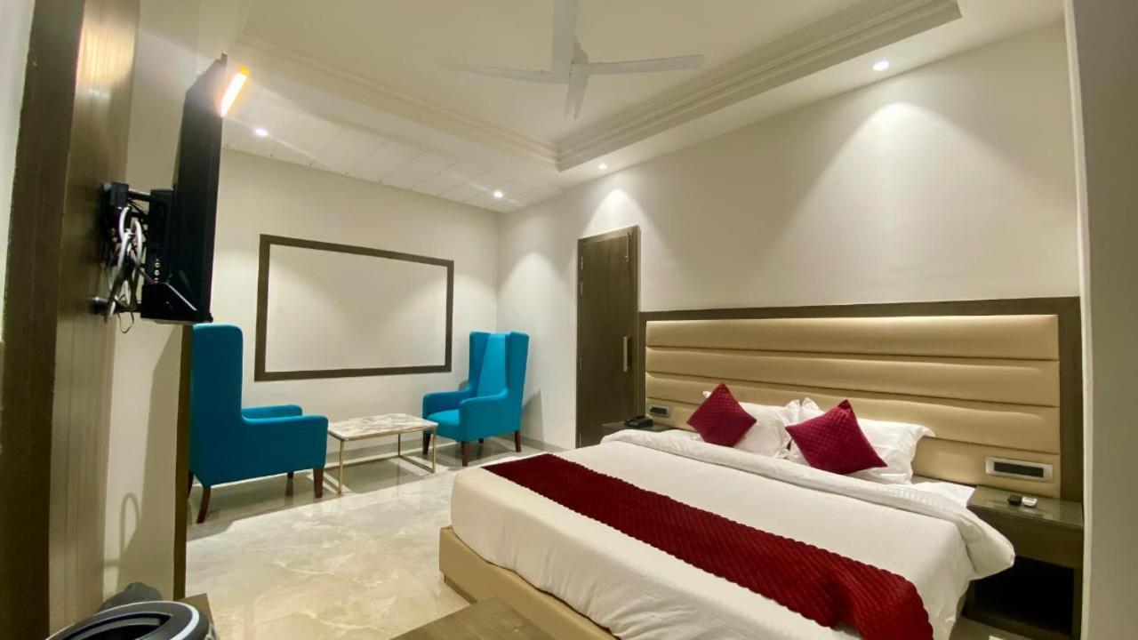 Luxe Resorts - Centrally Heated Air Conditioned Hotel In The Heart Of Kasauli Esterno foto