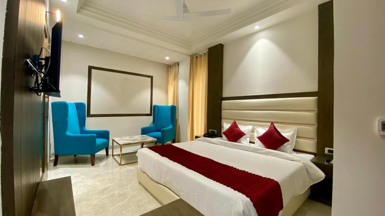 Luxe Resorts - Centrally Heated Air Conditioned Hotel In The Heart Of Kasauli Esterno foto
