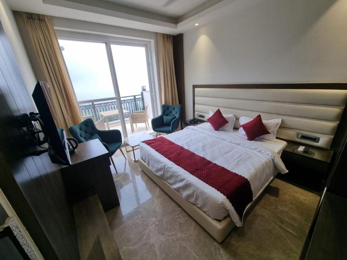Luxe Resorts - Centrally Heated Air Conditioned Hotel In The Heart Of Kasauli Esterno foto