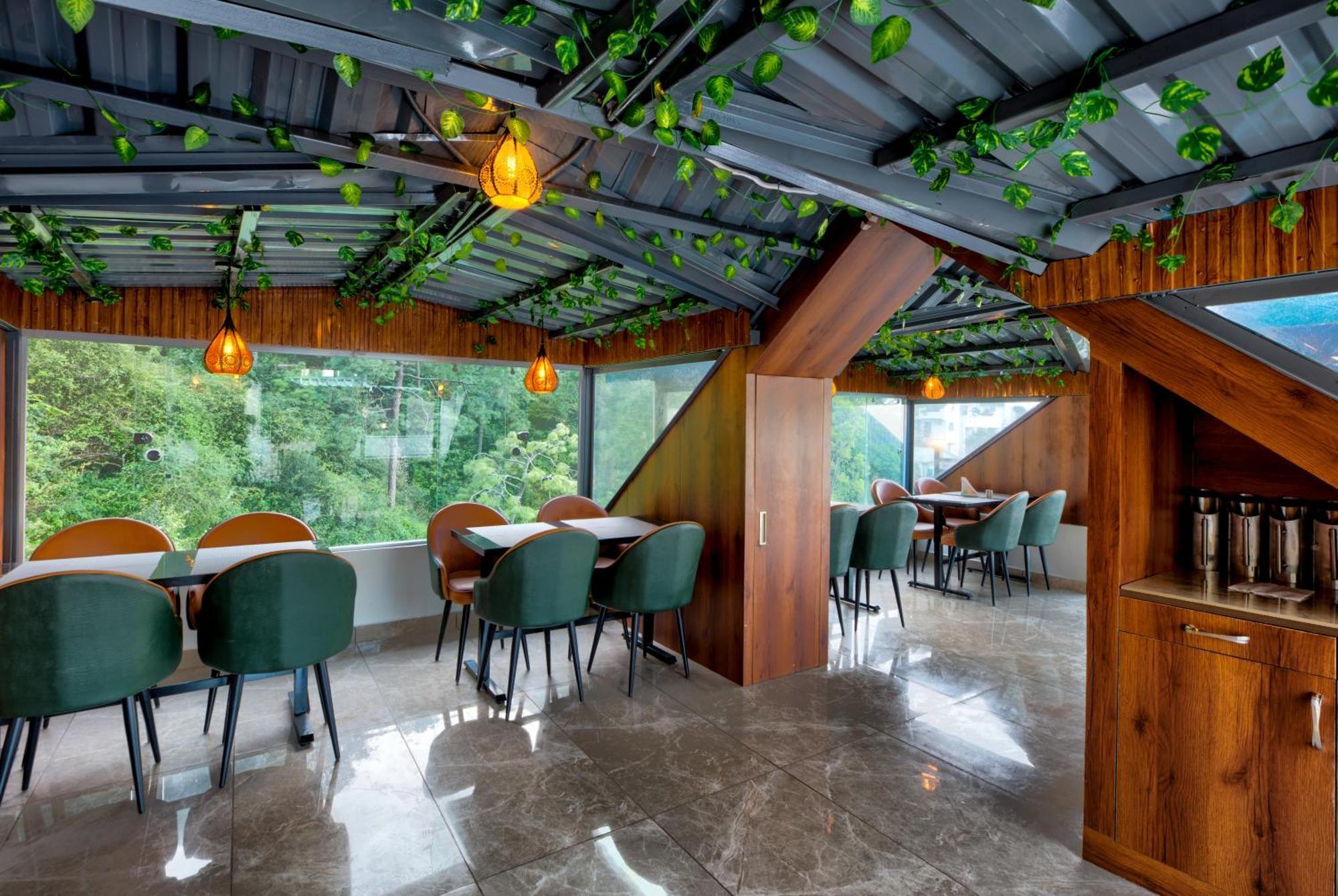 Luxe Resorts - Centrally Heated Air Conditioned Hotel In The Heart Of Kasauli Esterno foto